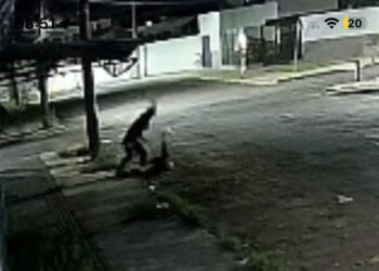 Vídeo mostra morador de rua matando outro a facadas em imagens aterrorizantes