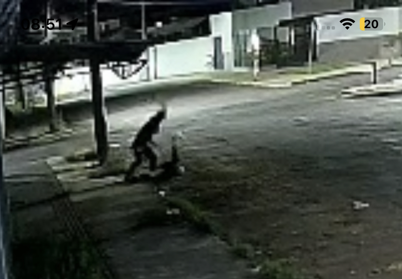 Vídeo mostra morador de rua matando outro a facadas em imagens aterrorizantes