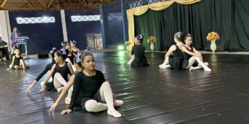 Escola Pública de Ballet emociona no Dia da Família da Funesp