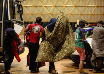 Prefeitura acolhe 59 pessoas no Parque Ayrton Senna na noite de segunda-feira