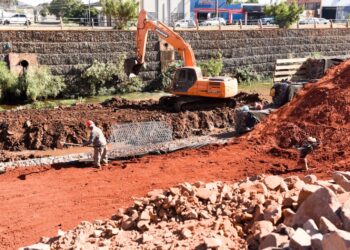 Obra de contenção de enchentes na Ernesto Geisel avança com 50% do cronograma já executado
