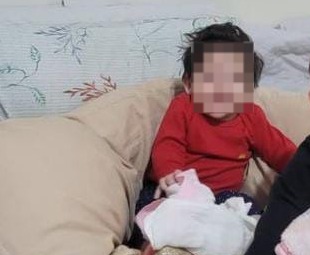 “Faz isso pra ela dormir mais rápido”: diz pai ao ser flagrado sufocando bebê de 6 meses em Maracaju