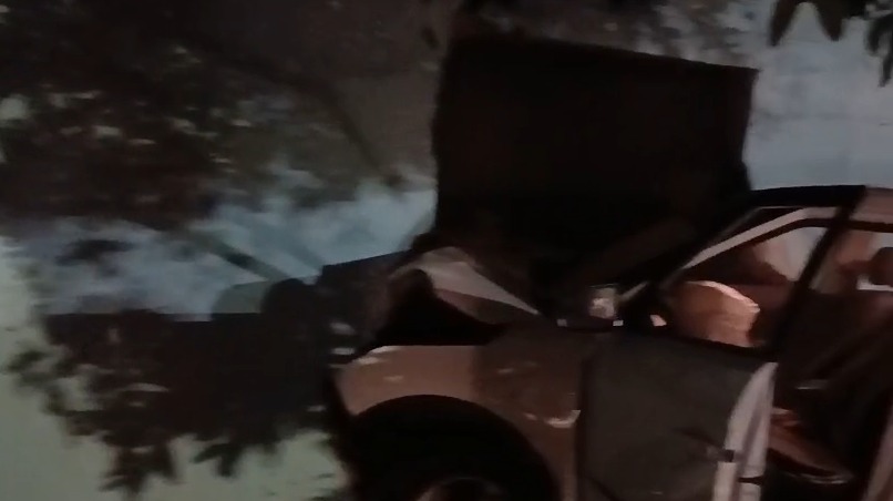 Motorista embriagado perde controle, bate em carros e invade casa no Coophavila