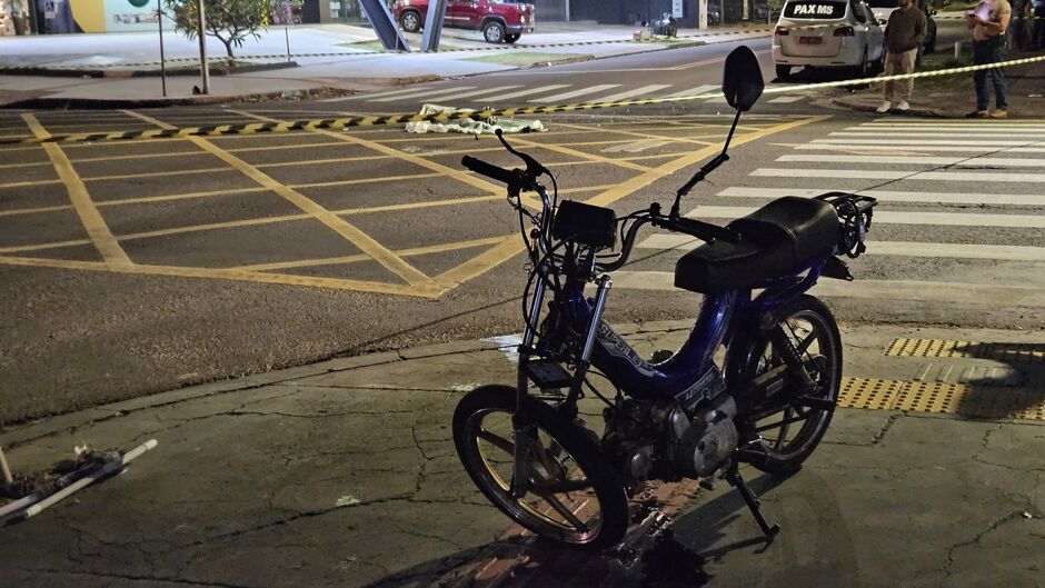 Motociclista morre ao bater em caminhonete no cruzamento da Rua Ceará