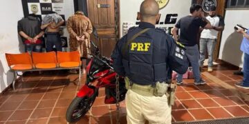 Trio é preso após assaltar “muambeiros” em Dourados; advogada também foi autuada