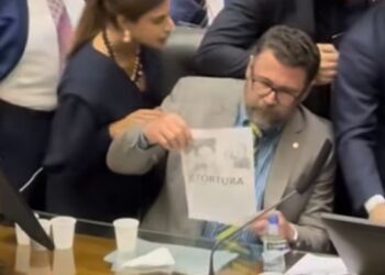 De “foda-se” a “sou autista”: Marcos Pollon tenta escapar de punição na Câmara