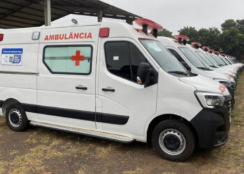 Saúde de MS ganha reforço com entrega de caminhonetes e ambulâncias