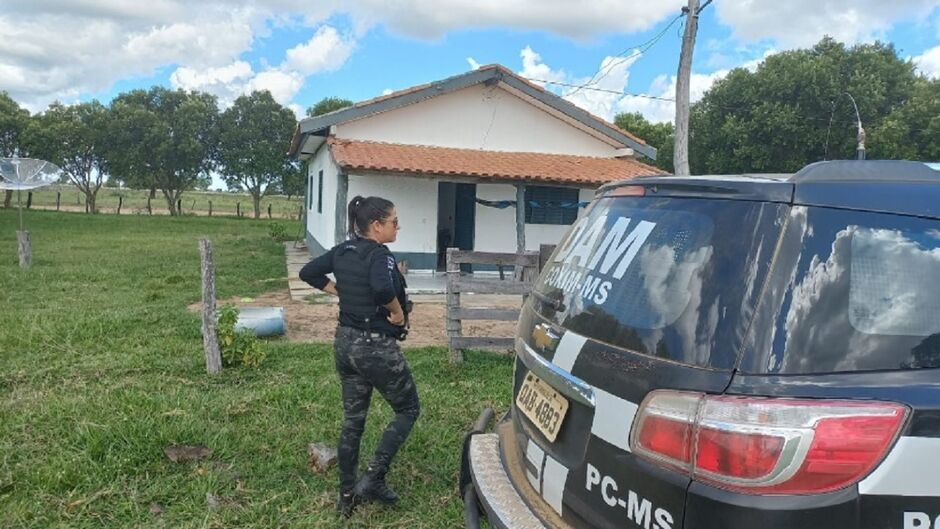 Filha vê mãe machucada em vídeo chamada e homem é preso por estupro e cárcere privado em MS