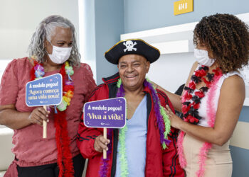 No hospital da Cassems, José comemora pega da medula e surpresa da família em dia de vitória contra o câncer