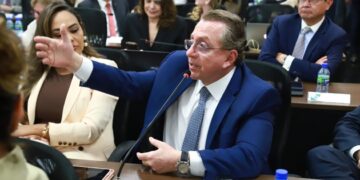 Mansour Karmouche defende que PEC da Blindagem é retrocesso e pede posicionamento da OAB