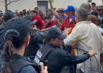 Confusão marca “Grito dos Excluídos” em Campo Grande e gás de pimenta atinge deputados e vereador