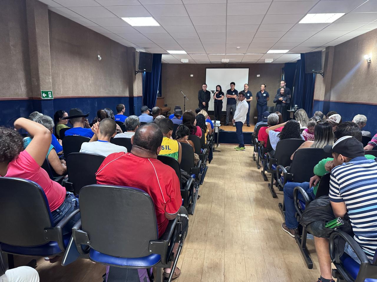 Inclusão: Procon Municipal faz palestra sobre golpes financeiros para consumidores cegos