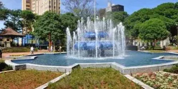 Homem é agredido por desconhecido no banheiro da Praça Ary Coelho