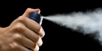 Em surto e nua, mulher é contida com spray de pimenta após tumulto em bar de Campo Grande