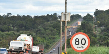 Veículos oficiais do Estado poderão ter registradores de velocidade obrigatórios