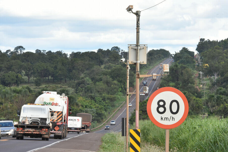 Veículos oficiais do Estado poderão ter registradores de velocidade obrigatórios Veículos oficiais do Estado poderão ter registradores de velocidade obrigatórios