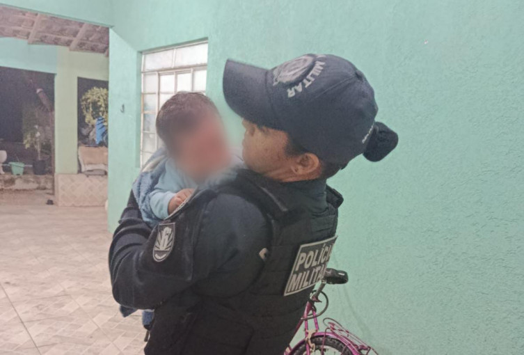 Polícia Militar salva bebê engasgado em Corumbá Polícia Militar salva bebê engasgado em Corumbá
