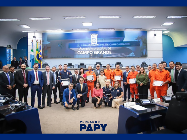 Papy homenageia socorristas dos Bombeiros e do SAMU por salvarem de menino de grave engasgado sem sequelas