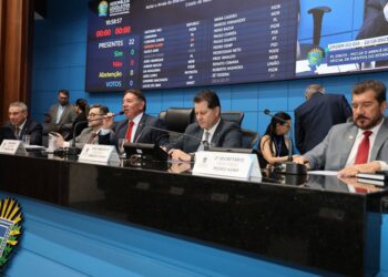 Parlamentares devem apreciar seis projetos na primeira sessão da semana Parlamentares devem apreciar seis projetos na primeira sessão da semana