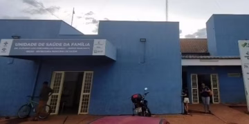 Paciente joga copo de água em servidor e provoca confusão em posto de saúde