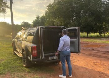 Filho é preso após agredir a própria mãe com foice em aldeia Filho é preso após agredir a própria mãe com foice em aldeia