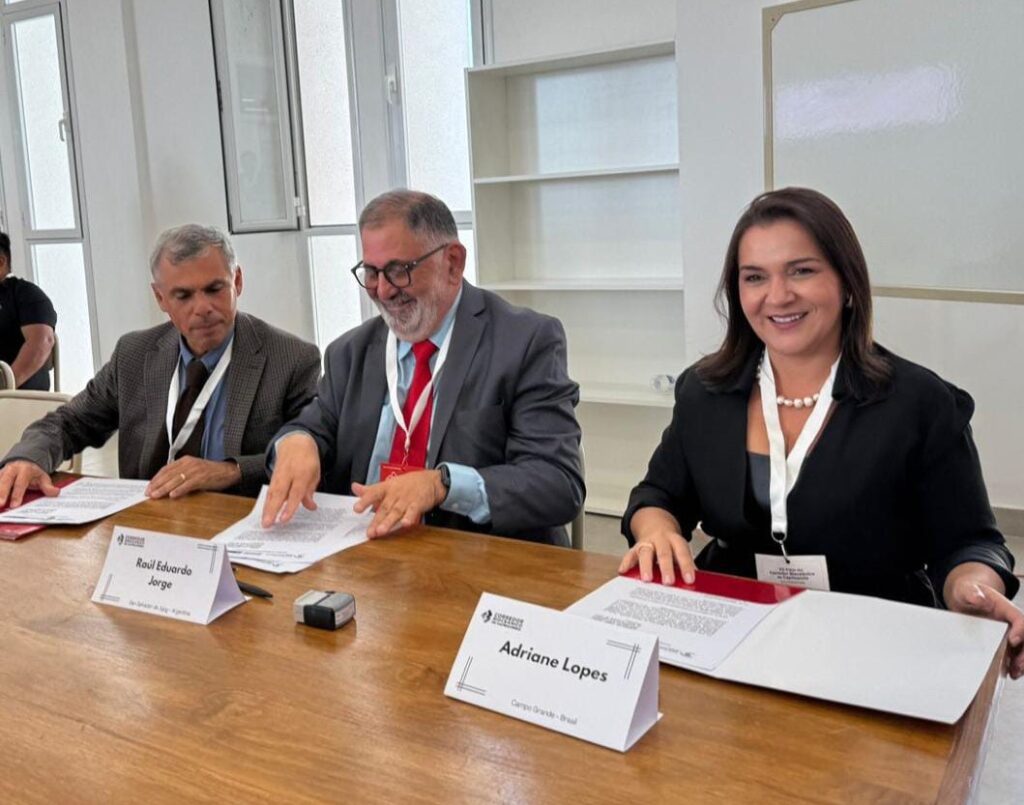 Campo Grande firma acordos de Cidades-Irmãs com Jujuy e Iquique Campo Grande firma acordos de Cidades-Irmãs com Jujuy e Iquique