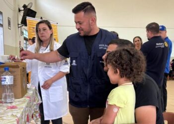 Atualize a caderneta de vacinação das crianças e adolescentes até 31 de outubro em MS Atualize a caderneta de vacinação das crianças e adolescentes até 31 de outubro em MS