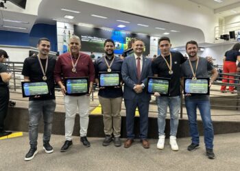 Vereador Leinha reconhece atletas do futebol amador com Medalha Legislativa