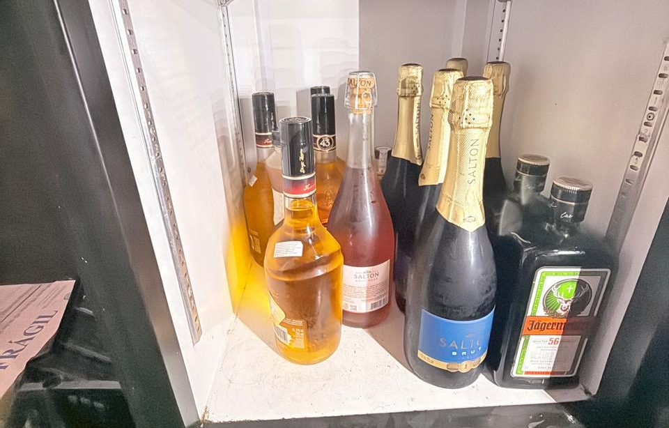 Polícia apreende bebidas irregulares e produtos vencidos em operação em Campo Grande