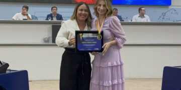 Ana Portela homenageia mulheres empreendedoras durante sessão solene do “Dia do Comerciante”