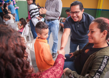 Em festa do Dia das Crianças, Papy fala sobre nova Praça e obras de asfalto no Jd. Itamaracá