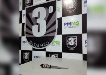 Grávida passa mal após ser ameaçada de morte pelo próprio pai em Dourados Grávida passa mal após ser ameaçada de morte pelo próprio pai em Dourados