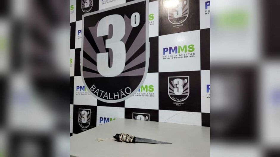 Grávida passa mal após ser ameaçada de morte pelo próprio pai em Dourados Grávida passa mal após ser ameaçada de morte pelo próprio pai em Dourados