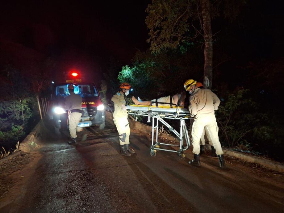 Jovem é esfaqueado após briga em festa durante a madrugada em Ladário