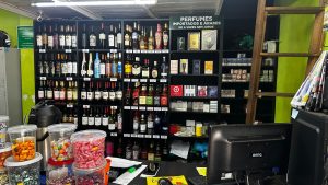 Loja é flagrada vendendo produtos contrabandeados e sem fiscalização