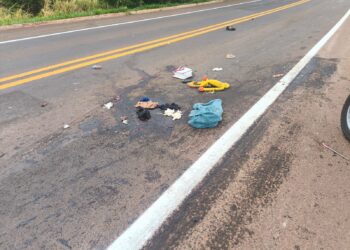 Mulher tem perna esmagada em colisão entre moto e carreta no Macroanel de Campo Grande