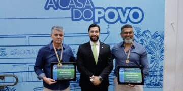 Vereador Fábio Rocha homenageia dois ícones do futebol amador de Campo Grande