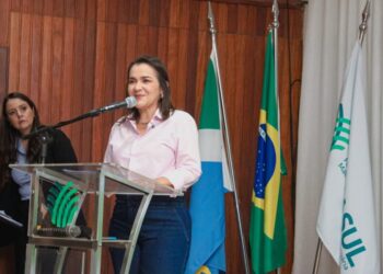 Adriane adota jornada de 6 horas e medidas de economia para garantir equilíbrio financeiro e eficiência na gestão pública