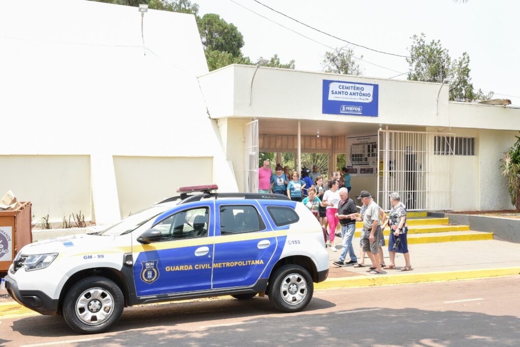 Guarda Civil Metropolitana reforça segurança nos cemitérios para o Dia de Finados Guarda Civil Metropolitana reforça segurança nos cemitérios para o Dia de Finados