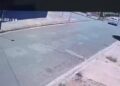 Criança de 5 anos é arremessada em acidente entre moto e carro em Campo Grande Criança de 5 anos é arremessada em acidente entre moto e carro em Campo Grande