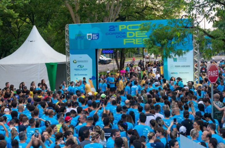 Corrida dos Poderes reúne 4,2 mil participantes e bate recorde de inscrições em Campo Grande Corrida dos Poderes reúne 4,2 mil participantes e bate recorde de inscrições em Campo Grande