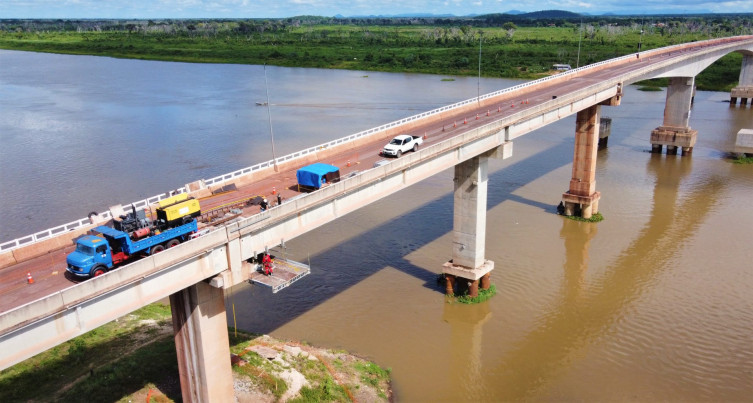 Ponte sobre o rio Paraguai passa por reparos e terá controle de peso de veículos Ponte sobre o rio Paraguai passa por reparos e terá controle de peso de veículos
