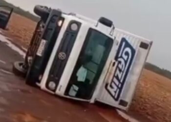 Tempestade com ventos fortes tomba caminhão em Maracaju; casas também foram danificadas Tempestade com ventos fortes tomba caminhão em Maracaju; casas também foram danificadas
