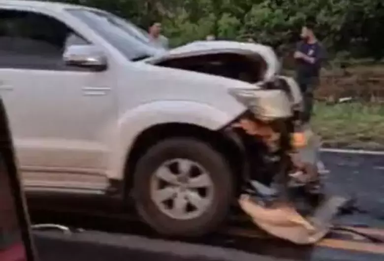 Motociclista morre após bater de frente contra caminhonete em Camapuã