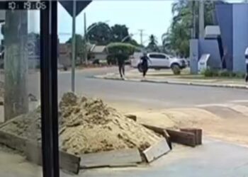 Suspeito de tentar matar adolescente foge algemado após audiência, mas é recapturado em Coxim