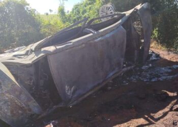 Motorista morre carbonizado após capotamento na BR-158