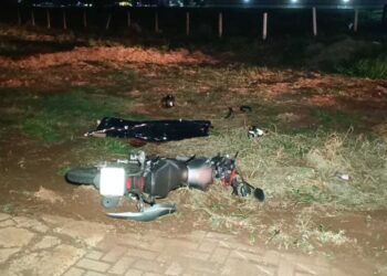 Tragédia na MS-379: jovem motociclista morre em acidente com van em Dourados Tragédia na MS-379: jovem motociclista morre em acidente com van em Dourados