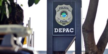 Bêbado bate moto em viatura da PM e acaba preso em Dourados