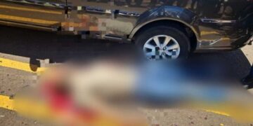 Homem é executado em estacionamento na fronteira