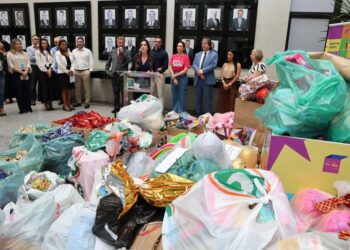 ALEMS arrecada quase 2 mil brinquedos e espalha magia no Natal com a campanha Caixa Encantada
